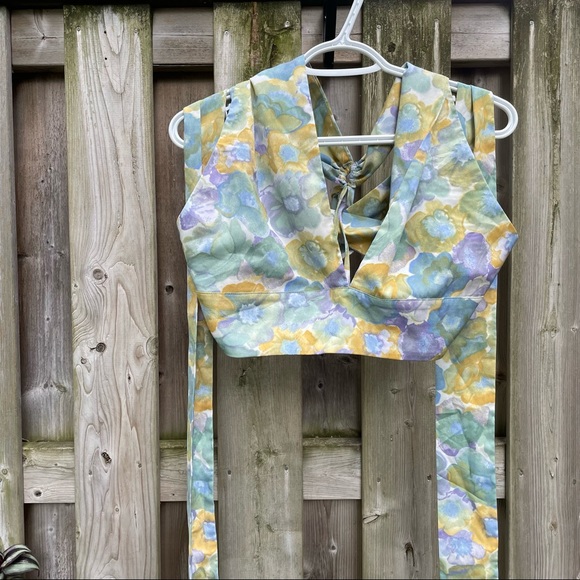 SHEIN Floral Halter Top - Picture 3 of 6